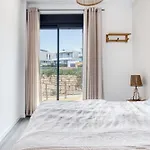 Izabell * פינסטראט